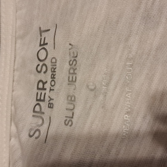 White casual flare bottom blouse - Picture 2 of 4